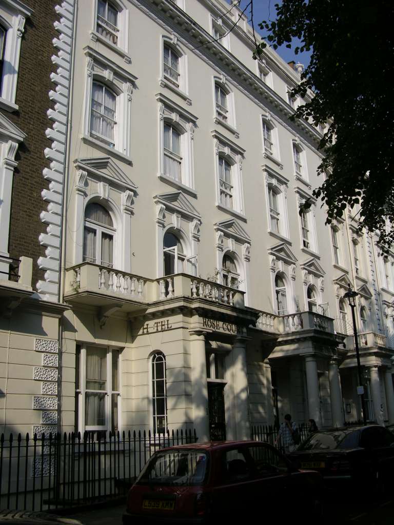 London 01 18 Bed and Breakfast The bed and breakfasts in London are very small, but comfortable and usually have a great breakfast.